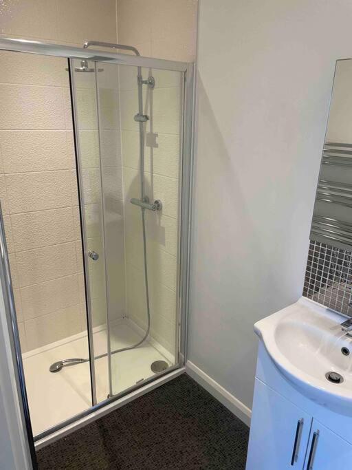 2 Bed City Centre Flat Bath Eksteriør bilde