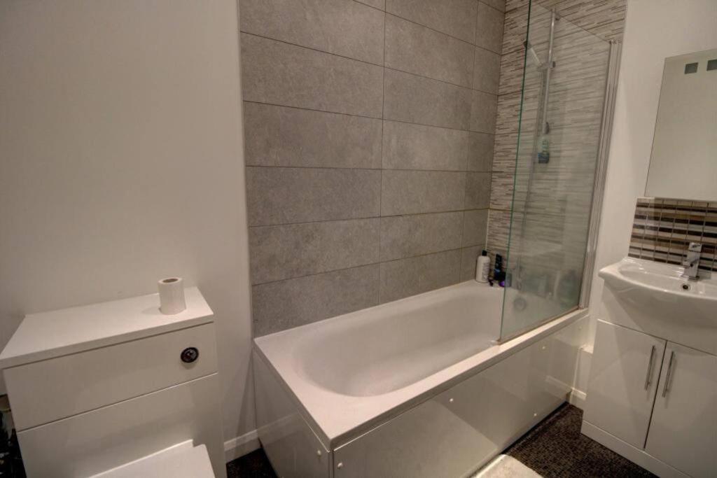2 Bed City Centre Flat Bath Eksteriør bilde